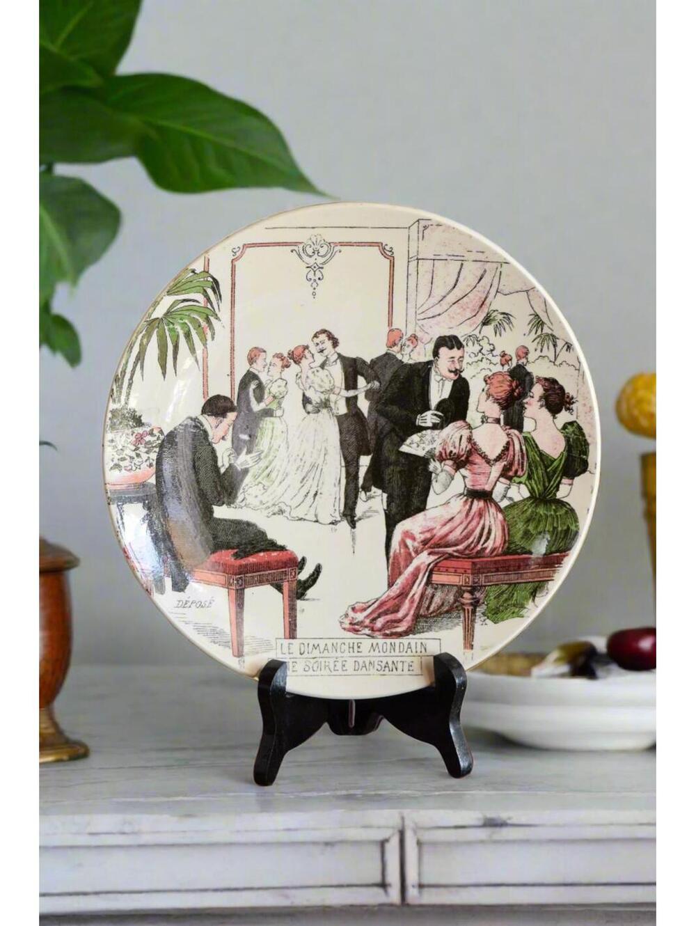 Boch Frères "Le Dimanche Mondain" Decorative Plate